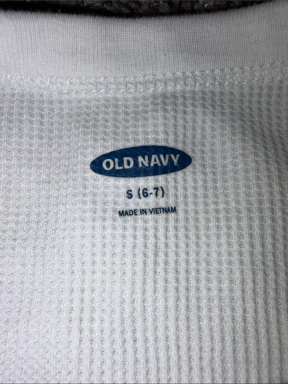 Old Navy White Crewneck Thermal Sweater. Size 6/7 unisex